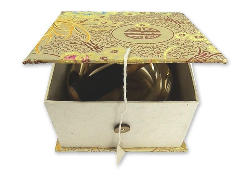 Weitere Ansicht: Flache Klangschale in Box mit cremefarbigem Stoffbezug