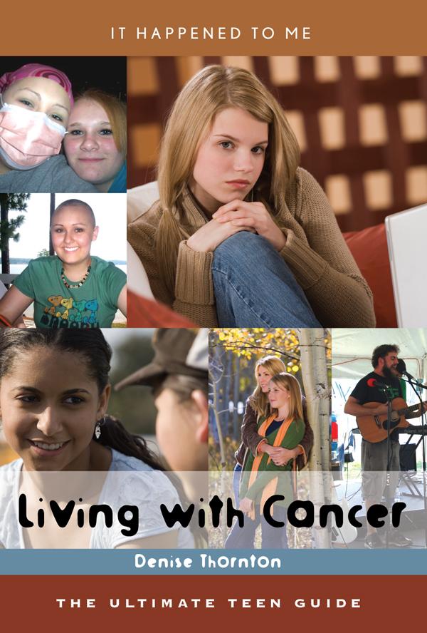 Produktbild: Living with Cancer | Denise Thornton