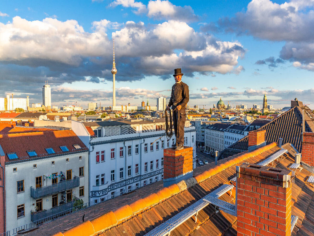 Weitere Ansicht: CALVENDO Puzzle Schornsteinfeger bei Sonnenaufgang in Berlin Mitte | 1000 Teile Lege-Größe 64x48cm Foto-Puzzle für glückliche Stunden | Calvendo