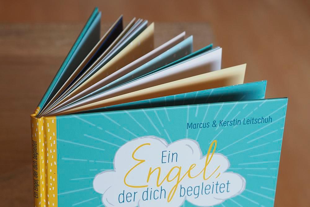 Weitere Ansicht: Ein Engel, der dich begleitet - ein Geschenkbuch zur Erstkommunion | Marcus C. Leitschuh, Kerstin Leitschuh