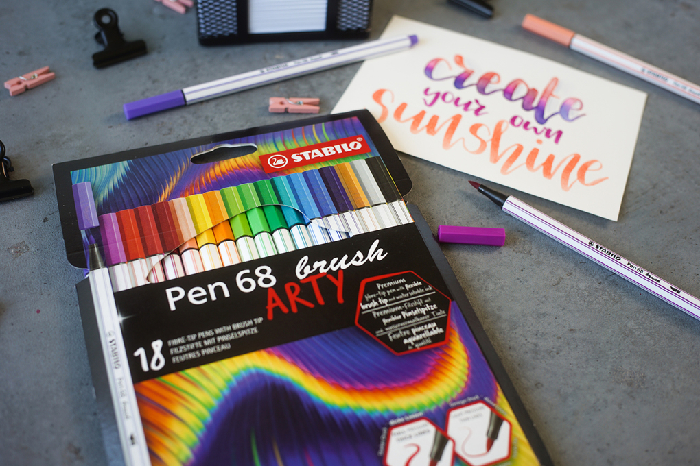 Weitere Ansicht: Premium-Filzstift mit Pinselspitze für variable Strichstärken - STABILO Pen 68 brush - ARTY - 18er Pack - mit 18 verschiedenen Farben