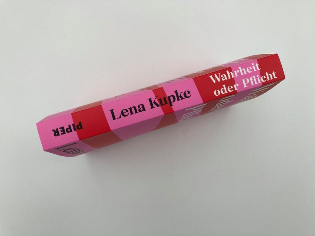 Weitere Ansicht: Wahrheit oder Pflicht | Lena Kupke