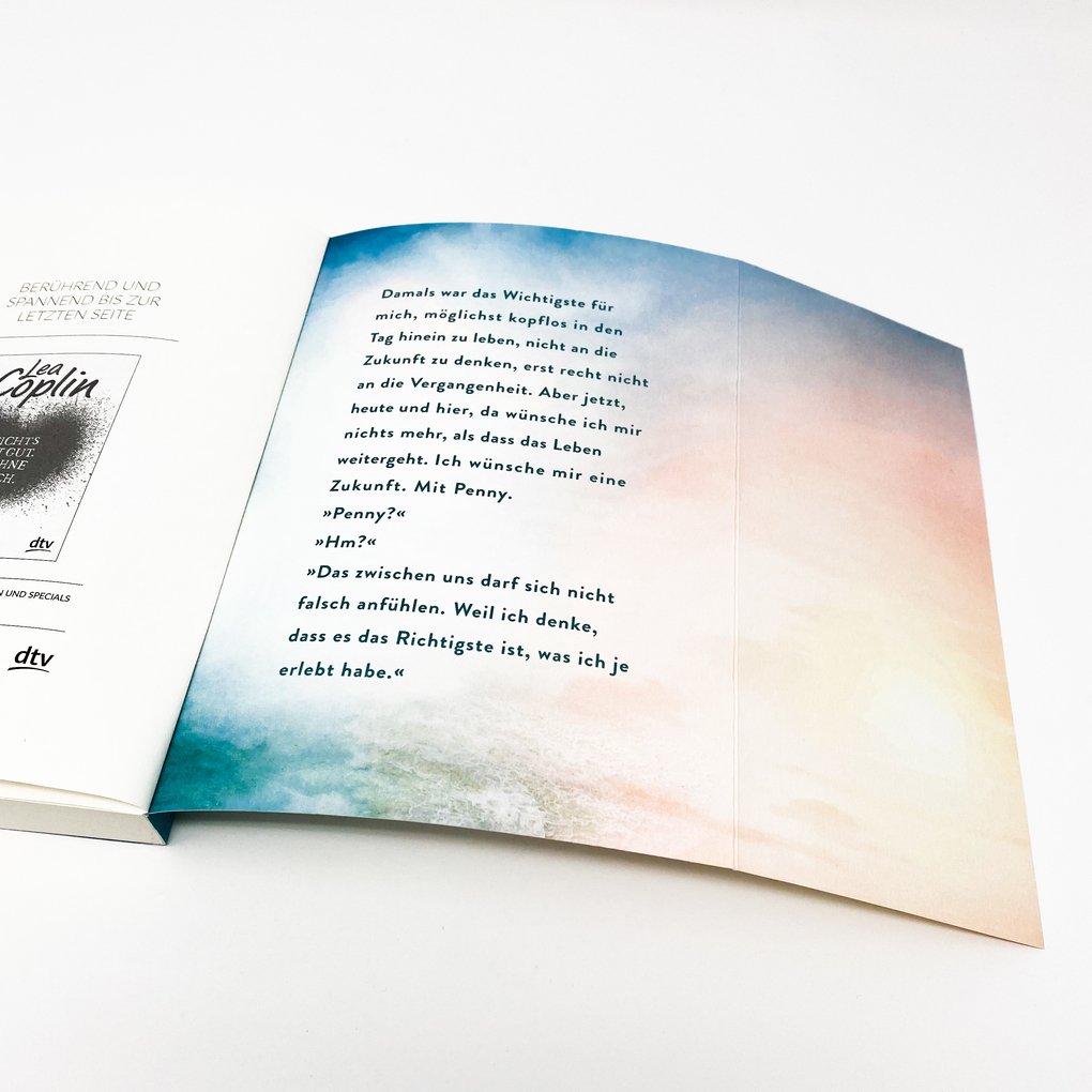 Weitere Ansicht: Mit dir leuchtet der Ozean | Lea Coplin