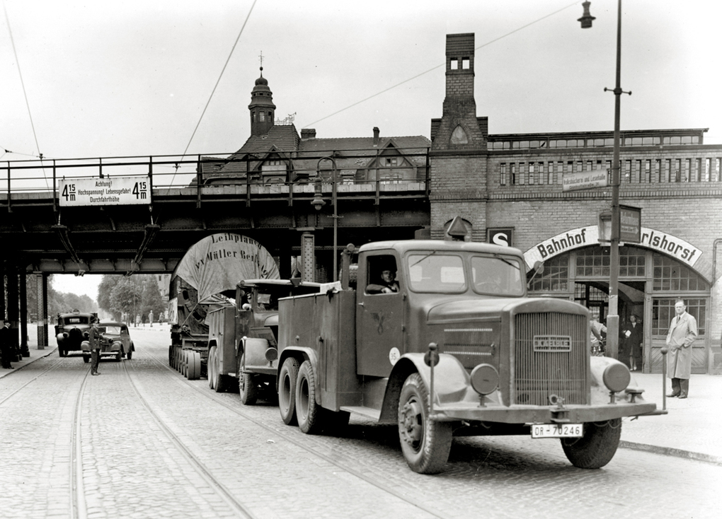 Weitere Ansicht: Jahrbuch Lastwagen 2022