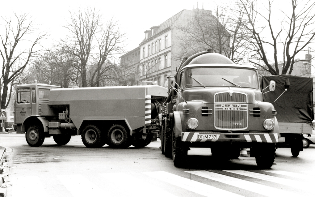 Weitere Ansicht: Jahrbuch Lastwagen 2022