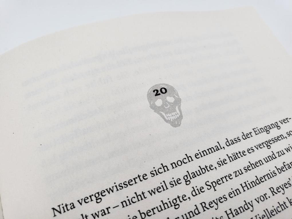 Weitere Ansicht: Market of Monsters | Rebecca Schaeffer