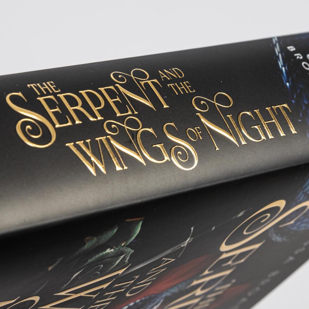 Weitere Ansicht: The Serpent and the Wings of Night (Crowns of Nyaxia 1) | Carissa Broadbent