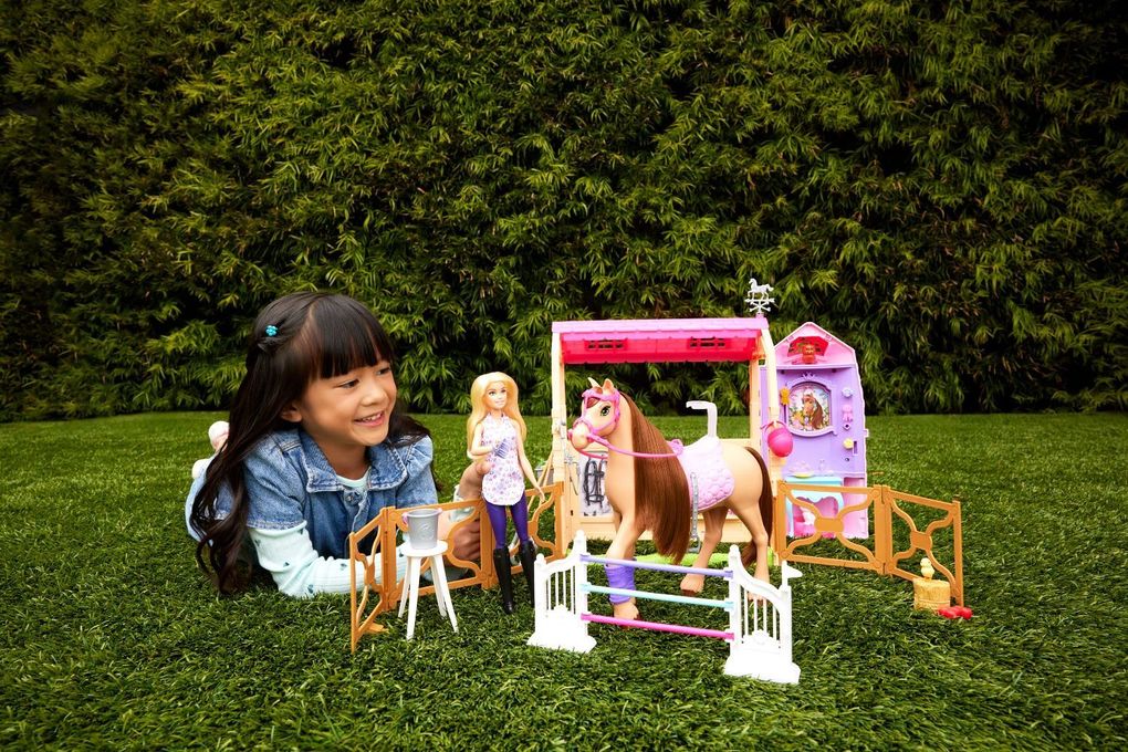 Weitere Ansicht: Barbie Mysteries: Das geheimnisvolle Pferdeabenteuer - Pferdestall-Spielset mit Puppe