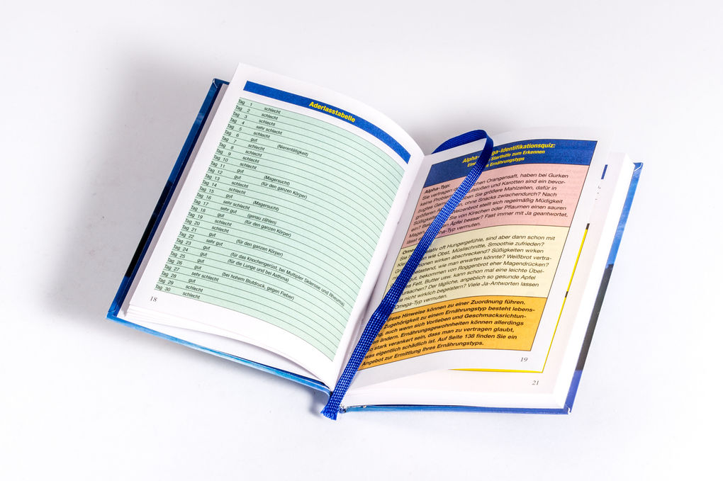 Weitere Ansicht: Das Mondjahr 2026 - Der farbige Taschenkalender | Johanna Paungger, Thomas Poppe