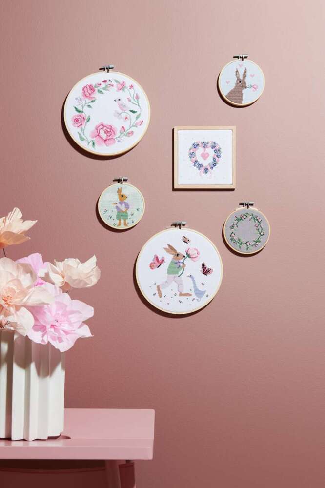 Weitere Ansicht: Stickpackung Gezählter Kreuzstich, Kranz aus Rosen