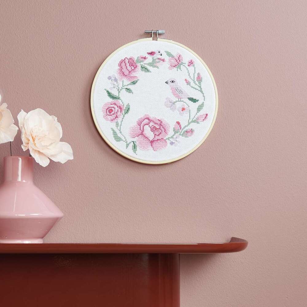 Weitere Ansicht: Stickpackung Gezählter Kreuzstich, Kranz aus Rosen