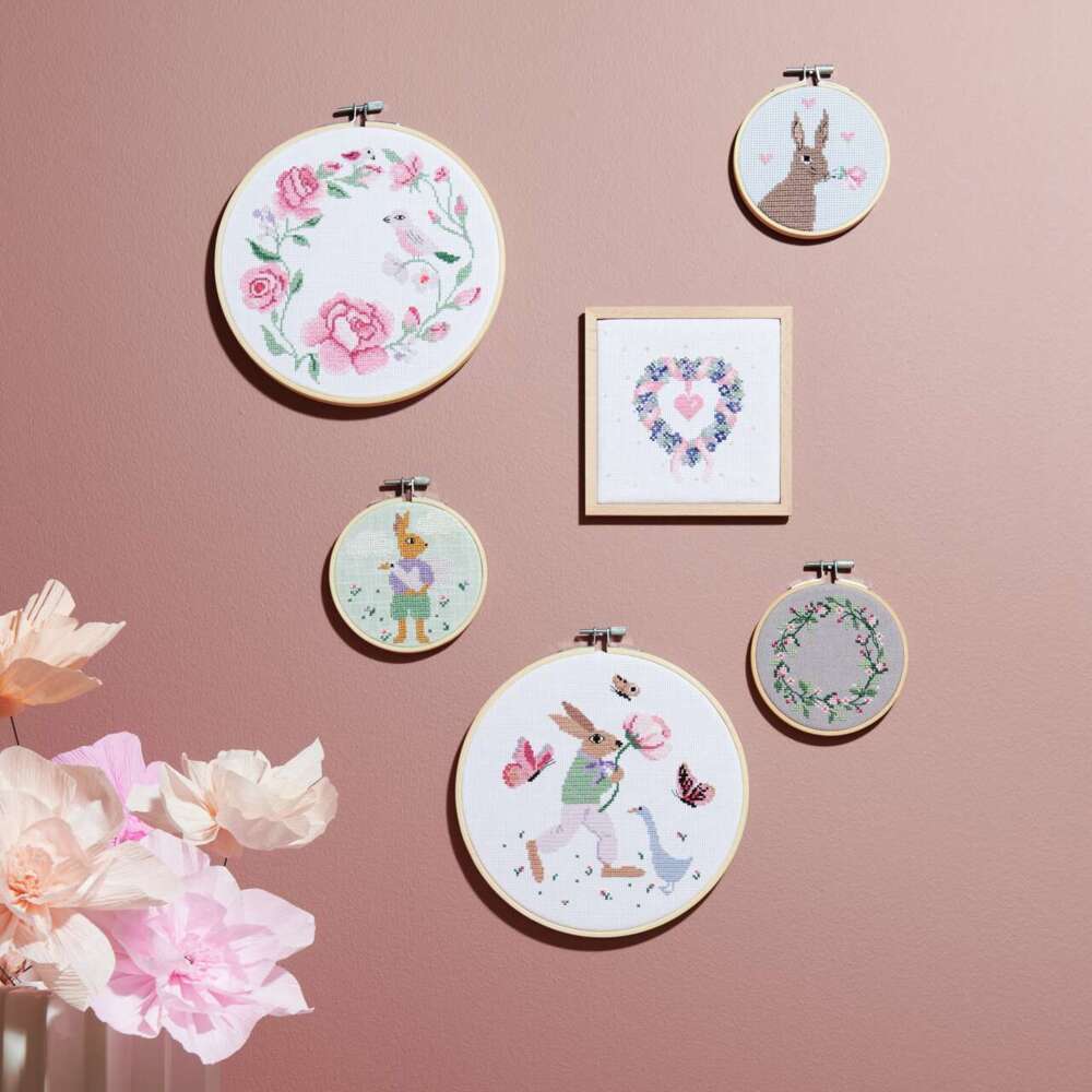 Weitere Ansicht: Stickpackung Gezählter Kreuzstich, Kranz aus Rosen