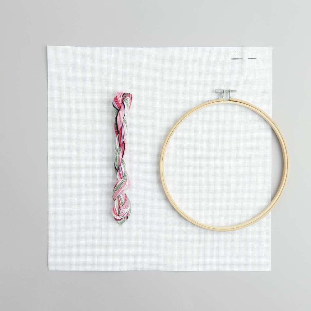 Weitere Ansicht: Stickpackung Gezählter Kreuzstich, Kranz aus Rosen