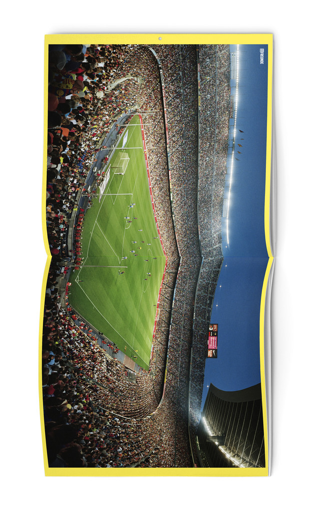 Weitere Ansicht: 11FREUNDE - Ein Flutlichtkalender von 11FREUNDE 2026 - Fußball-Wandkalender - Broschürenkalender 30 x 30 cm (geöffnet 30 x 60 cm) - mit einzigartigen Stadion-Fotografien | Neumann Verlage GmbH & Co. KG, 11FREUNDE Verlag GmbH & Co. KG