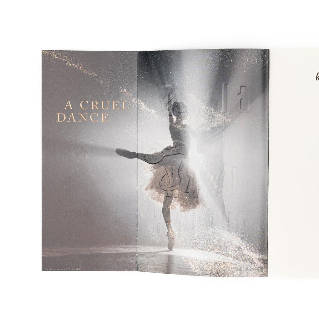 Weitere Ansicht: Girls of Dark Divine - Eine Tänzerin. Ein Fluch. Eine verzweifelte Liebe. | E. V. Woods