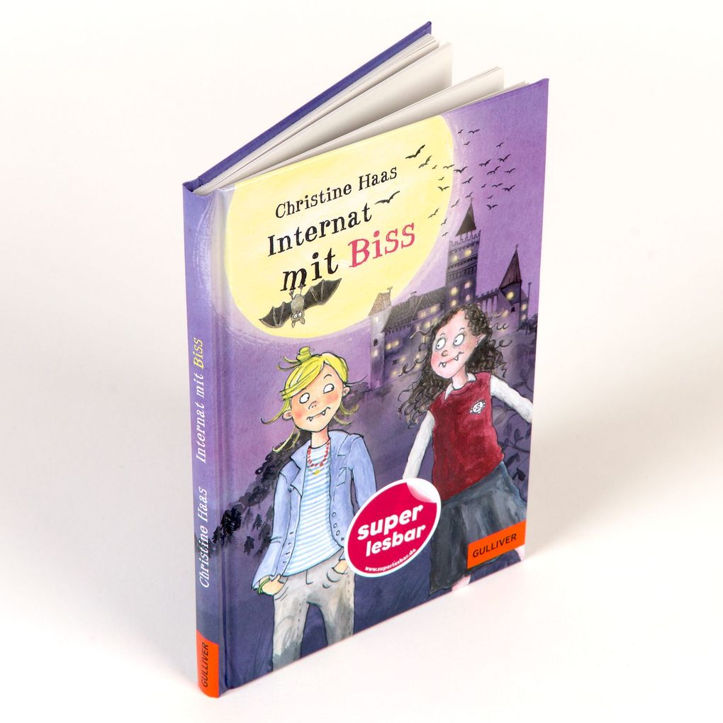 Weitere Ansicht: Internat mit Biss | Christine Haas