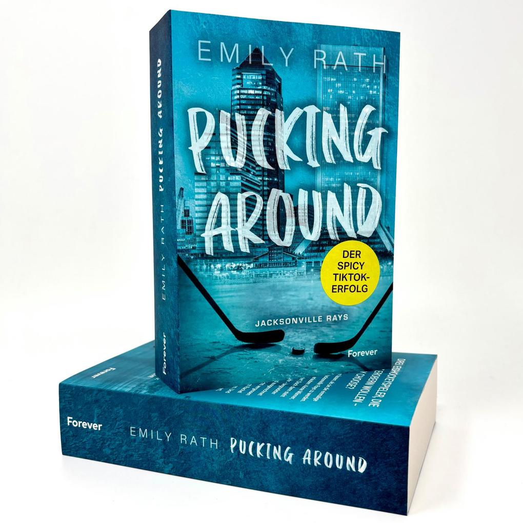 Weitere Ansicht: Pucking Around | Emily Rath