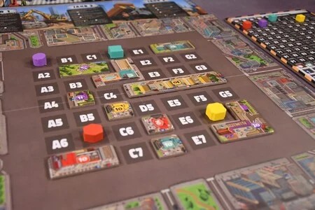 Weitere Ansicht: Grundstein von Metropolis