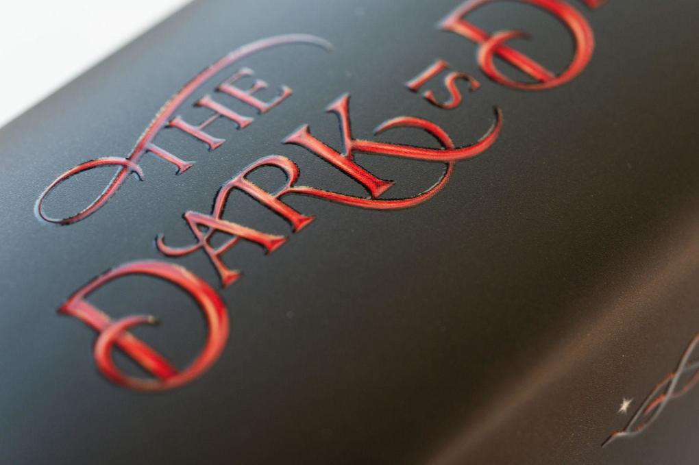 Weitere Ansicht: The Dark Is Descending | Chloe C. Peñaranda