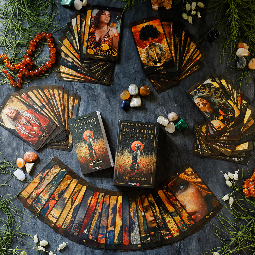 Weitere Ansicht: Bernsteinmond Tarot - 78 Tarotkarten und 80-seitiges Booklet | Hepie Bartkowski
