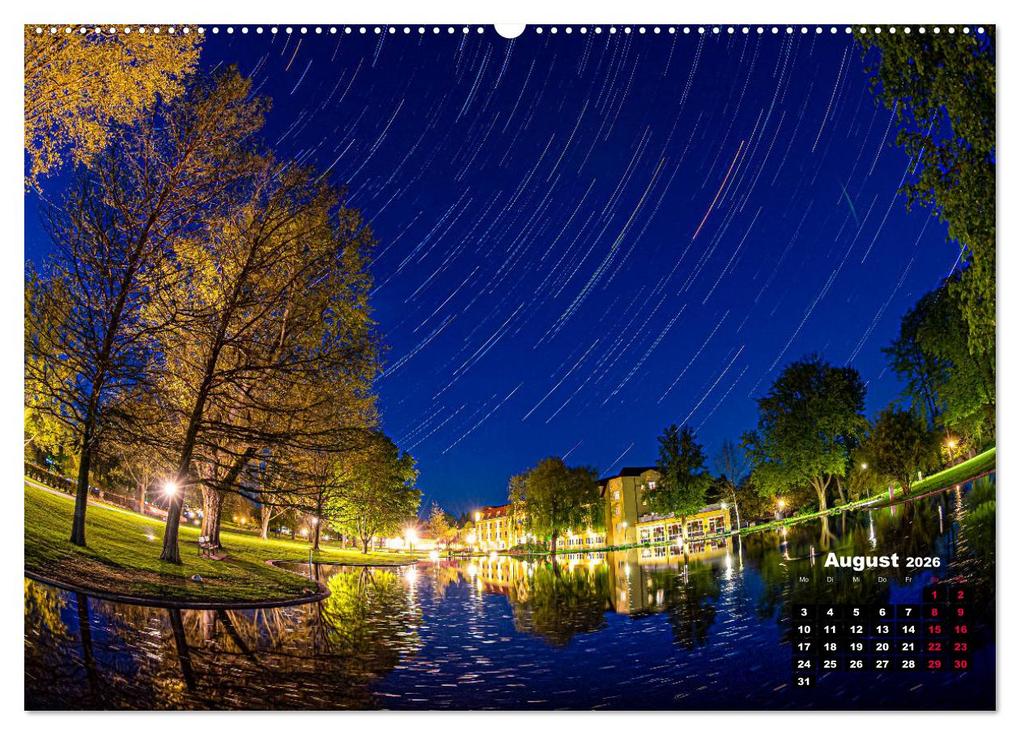 Weitere Ansicht: Sternspuren über Bad Hersfeld (hochwertiger Premium Wandkalender 2026 DIN A2 quer), Kunstdruck in Hochglanz | Steffen Sennewald, Calvendo