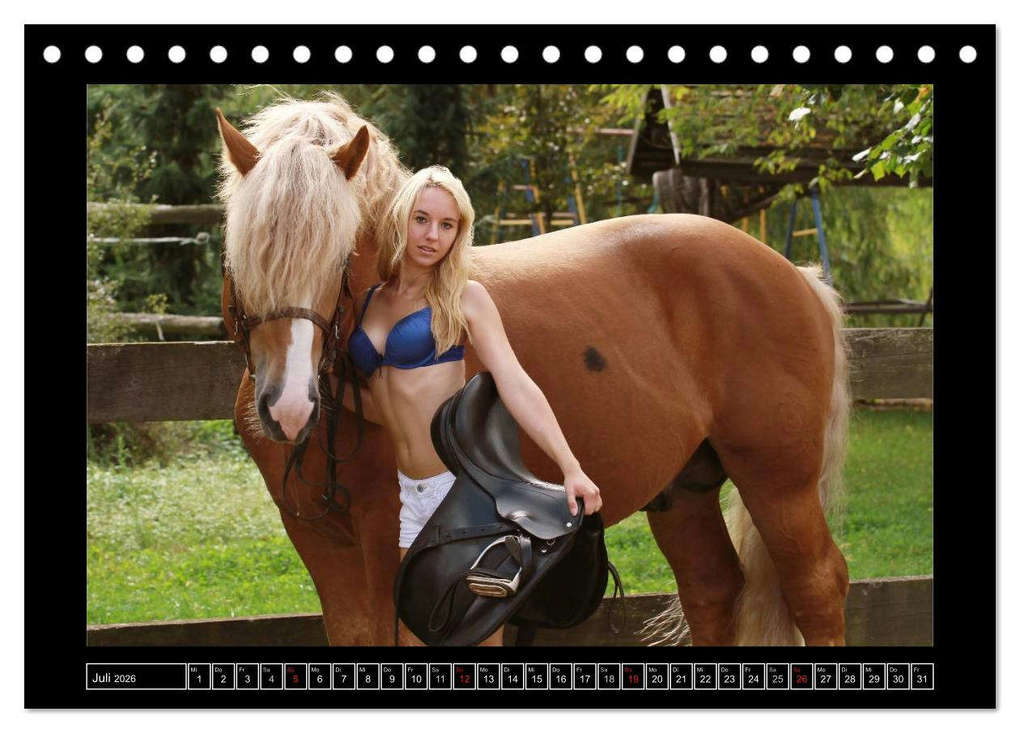Weitere Ansicht: Titanen Girls 2026 - erotische Frauen und starke Pferde (Tischkalender 2026 DIN A5 quer), CALVENDO Monatskalender | MCS MCS, Calvendo, MCS