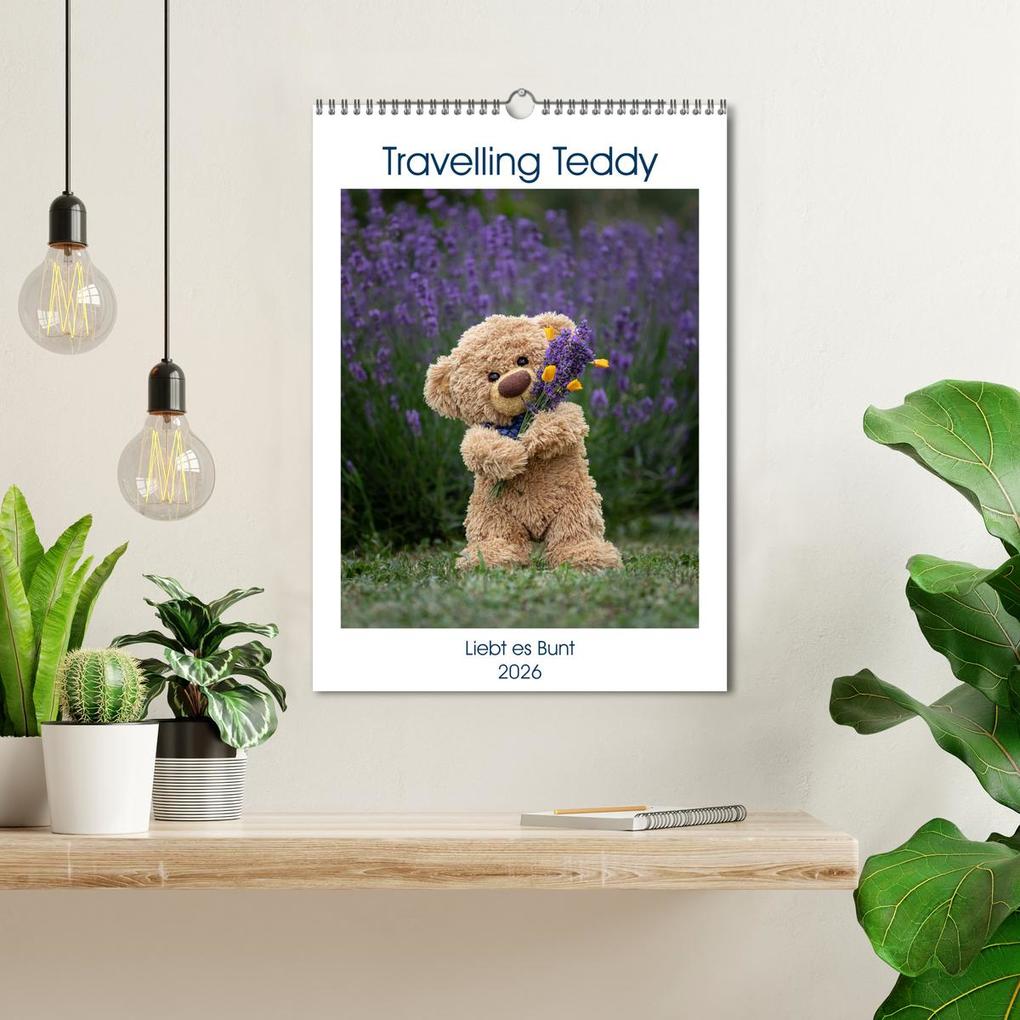 Weitere Ansicht: Travelling Teddy liebt es Bunt (Wandkalender 2026 DIN A3 hoch), CALVENDO Monatskalender | Christian Kneidinger, Calvendo