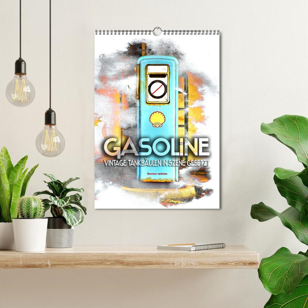 Weitere Ansicht: Gasoline - Vintage Tanksäulen in Szene gesetzt (Wandkalender 2026 DIN A3 hoch), CALVENDO Monatskalender | Renate Utz, Calvendo