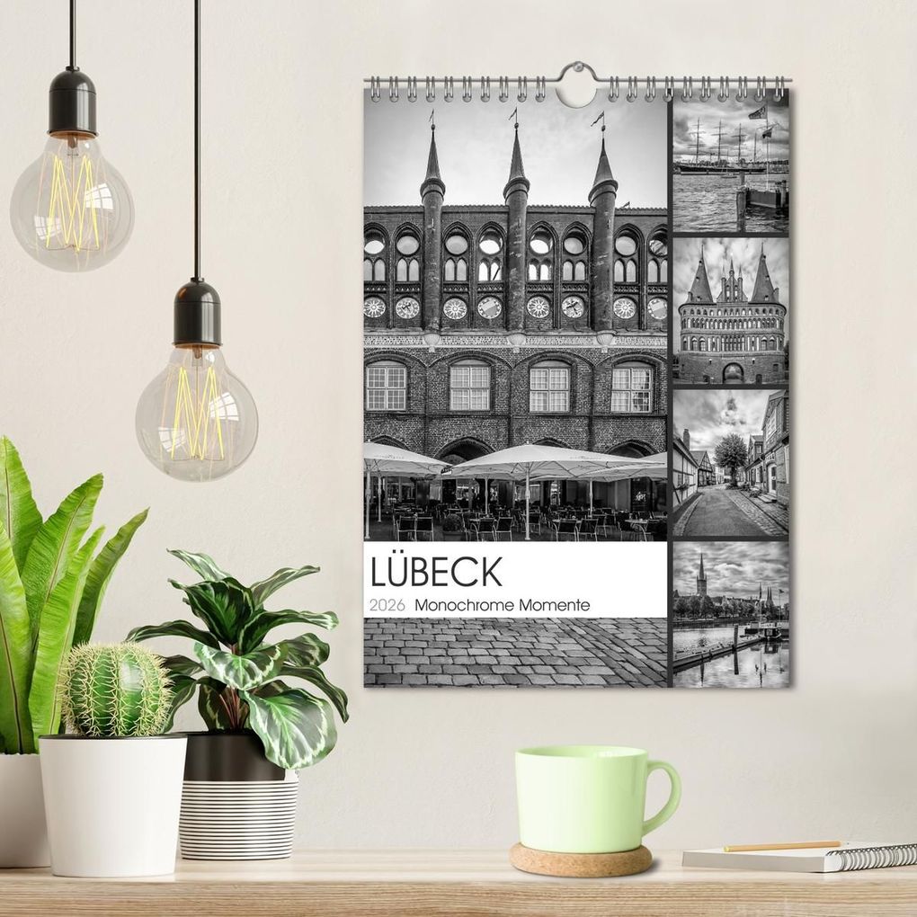 Weitere Ansicht: LÜBECK Monochrome Momente (Wandkalender 2026 DIN A4 hoch), CALVENDO Monatskalender | Calvendo, Melanie Viola