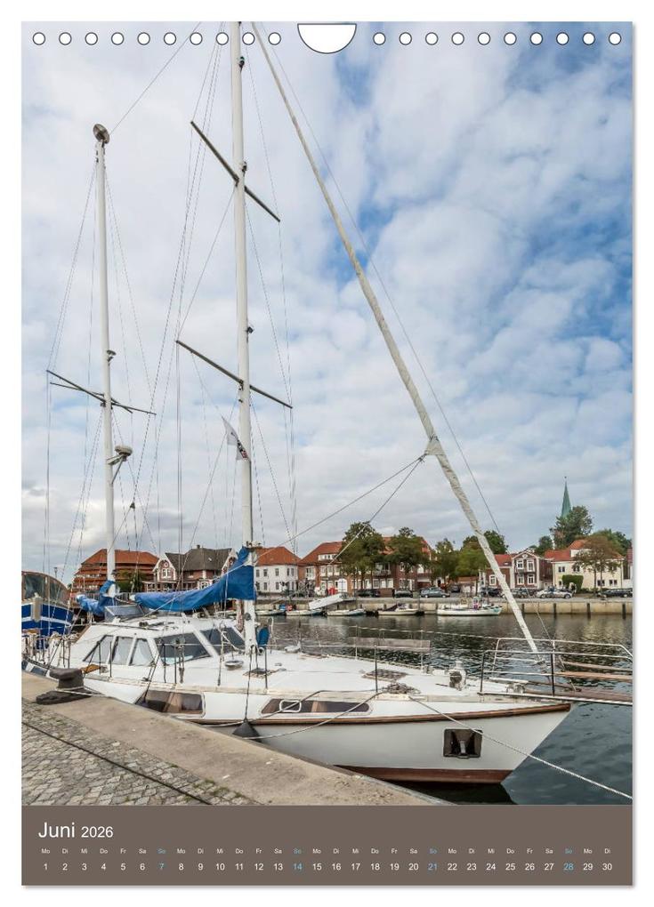 Weitere Ansicht: LÜBECKER BUCHT Historische Orte und Strandidylle (Wandkalender 2026 DIN A4 hoch), CALVENDO Monatskalender | Calvendo, Melanie Viola