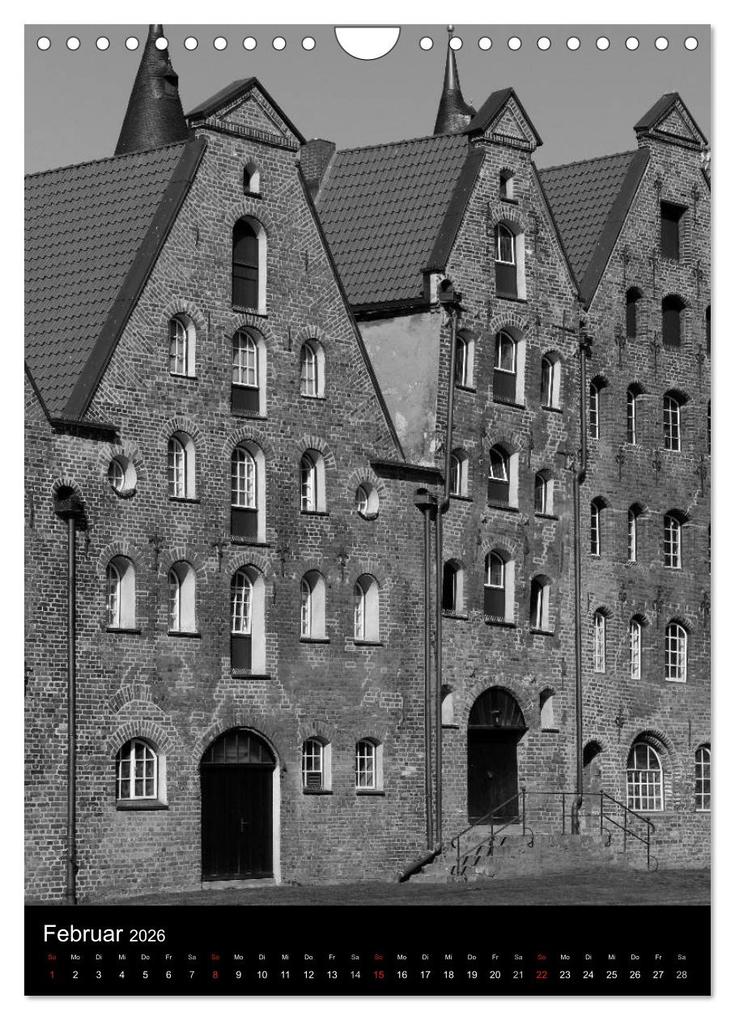 Weitere Ansicht: Lübeck schwarz-weiß (Wandkalender 2026 DIN A4 hoch), CALVENDO Monatskalender | Oliver Peters, Calvendo