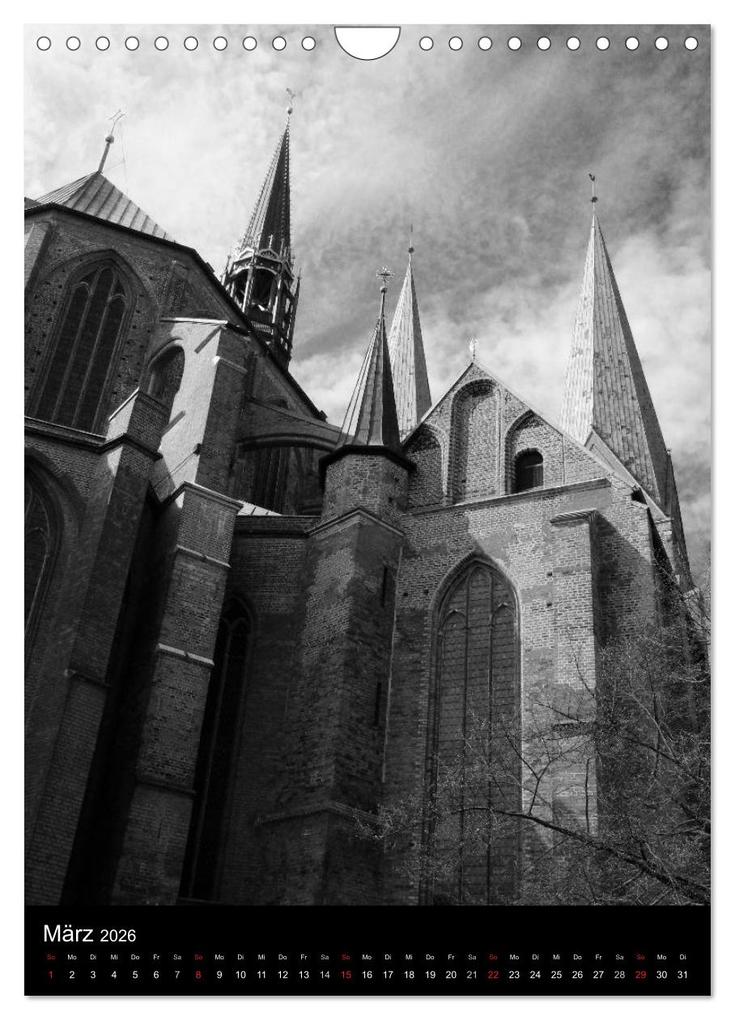 Weitere Ansicht: Lübeck schwarz-weiß (Wandkalender 2026 DIN A4 hoch), CALVENDO Monatskalender | Oliver Peters, Calvendo