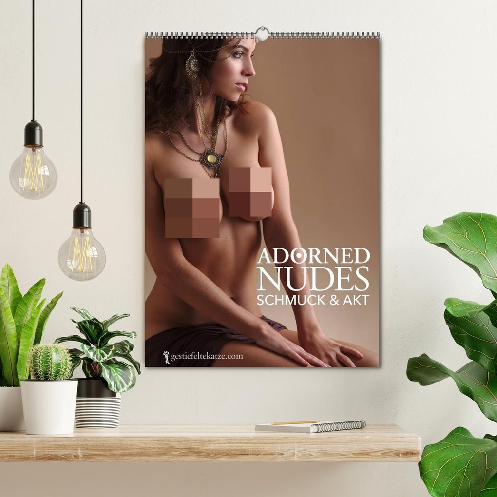 Weitere Ansicht: Adorned Nudes - Schmuck und Akt (Wandkalender 2026 DIN A2 hoch), CALVENDO Monatskalender | Gestiefeltekatze Gestiefeltekatze, Calvendo, Gestiefeltekatze