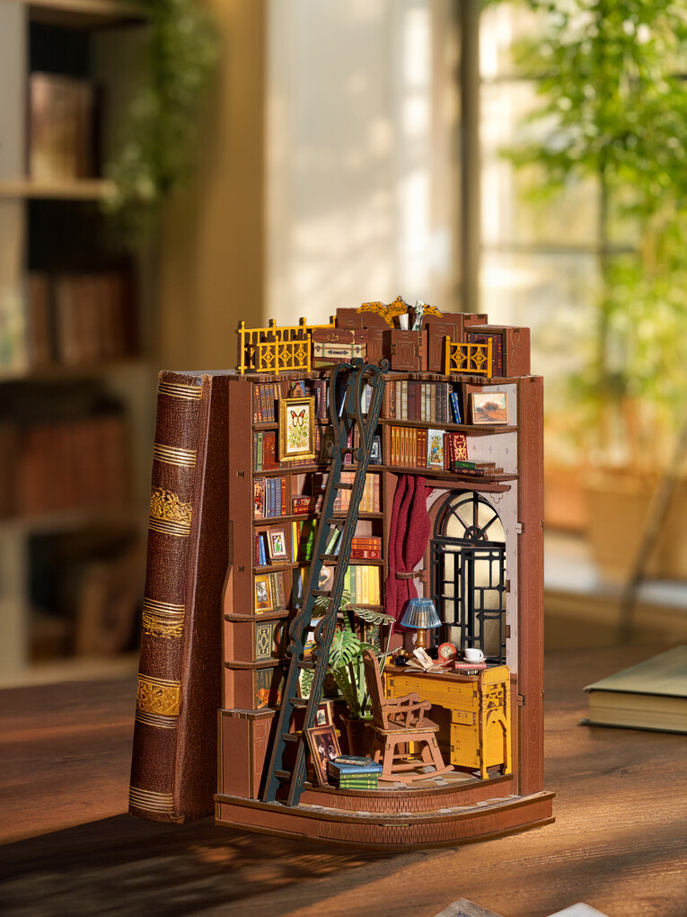 Weitere Ansicht: Silent Corner Study