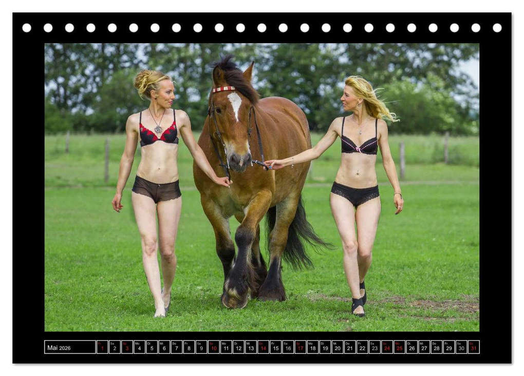 Weitere Ansicht: Titanen Girls 2026 - erotische Frauen und starke Pferde (Tischkalender 2026 DIN A5 quer), CALVENDO Monatskalender | MCS MCS, Calvendo, MCS