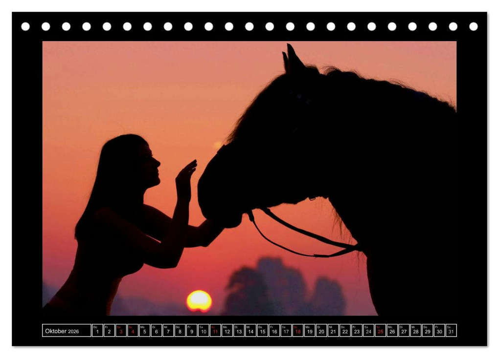 Weitere Ansicht: Titanen Girls 2026 - erotische Frauen und starke Pferde (Tischkalender 2026 DIN A5 quer), CALVENDO Monatskalender | MCS MCS, Calvendo, MCS