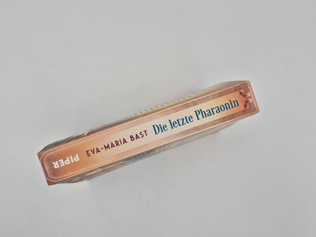 Weitere Ansicht: Die letzte Pharaonin | Eva-Maria Bast