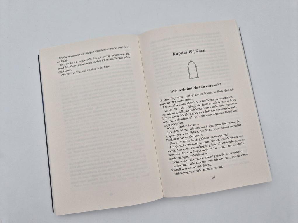 Weitere Ansicht: A Legacy of Silk and Blood | Stefanie Santer