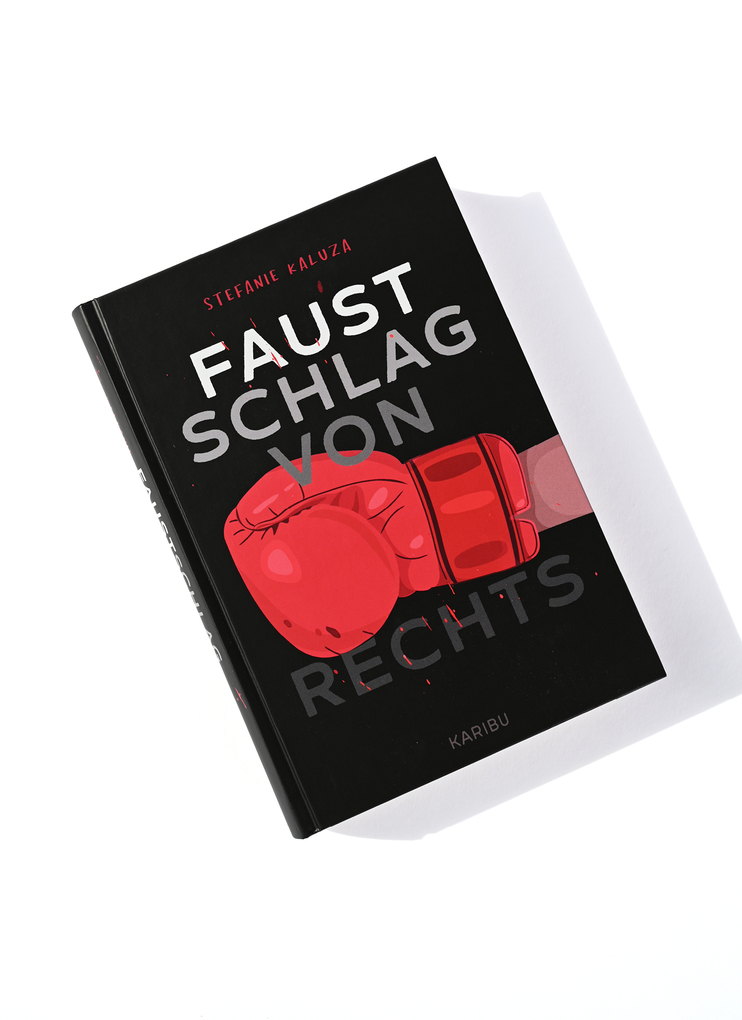 Weitere Ansicht: Faustschlag von rechts | Stefanie Kaluza