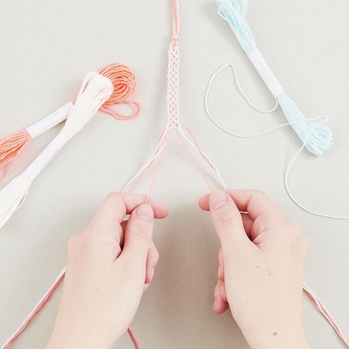 Weitere Ansicht: DIY Freundschaftsarmbänder Set, Pastel Colours,10 x 8 m Stickgarn in 10 verschiedenen Farben, 100 % Baumwolle, Neon 100% Polyester