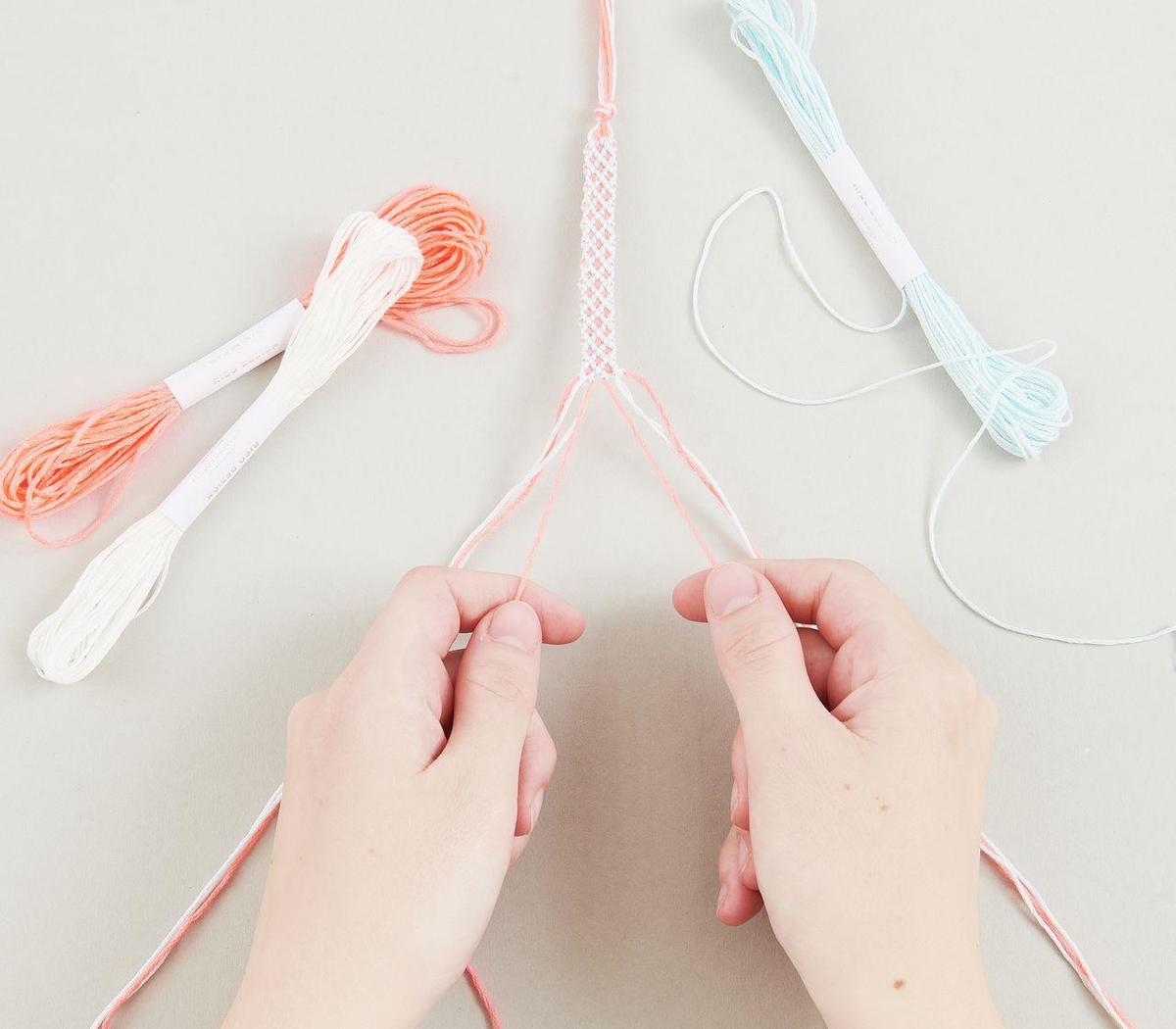 Weitere Ansicht: DIY Freundschaftsarmbänder Set, Pastel Colours,10 x 8 m Stickgarn in 10 verschiedenen Farben, 100 % Baumwolle, Neon 100% Polyester