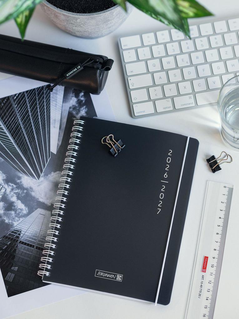 Weitere Ansicht: Schülerkalender 2026/2027 "Plain Black" | A6, Kunststoff