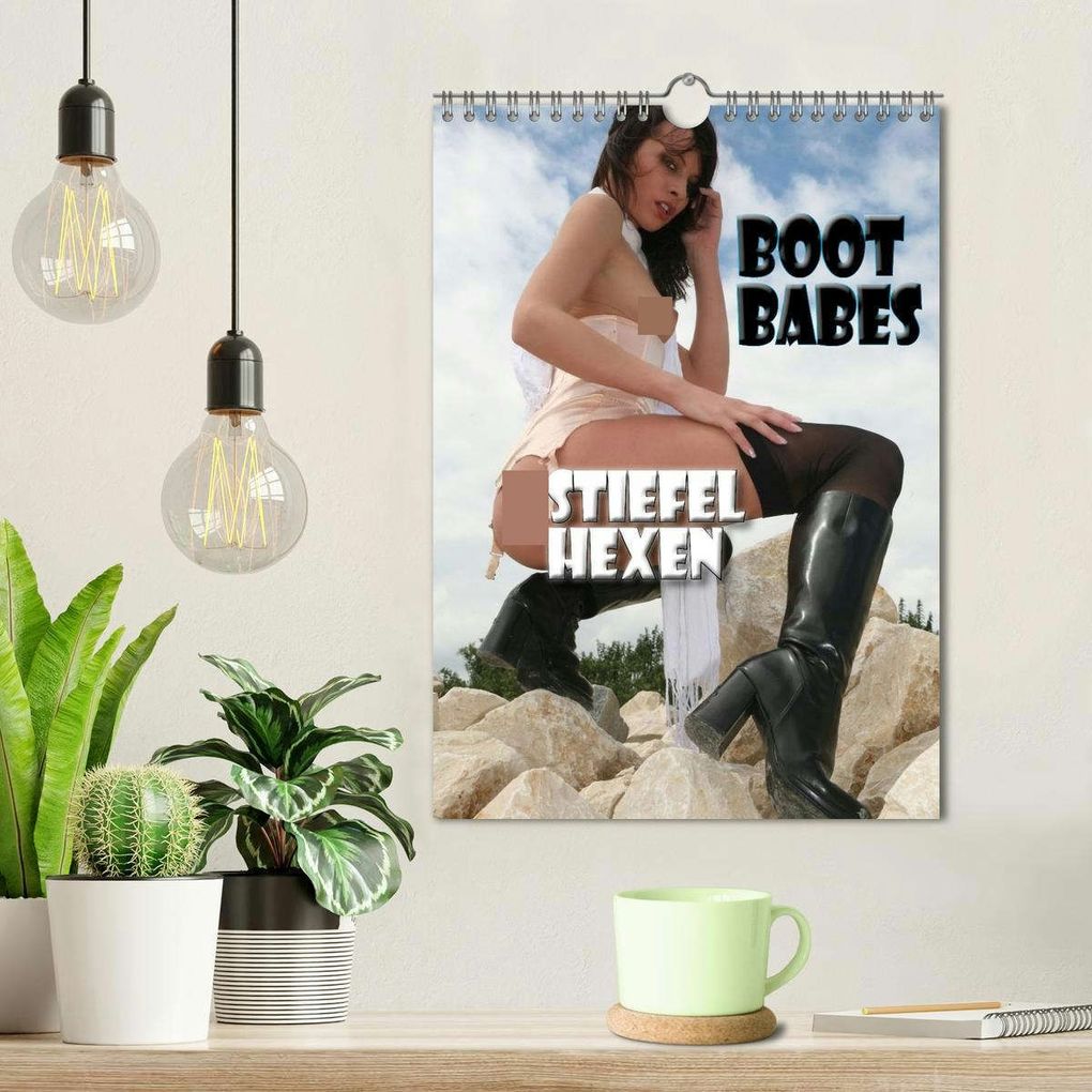 Weitere Ansicht: Boot Babes Stiefel Hexen (Wandkalender 2027 DIN A4 hoch), CALVENDO Monatskalender | Andreas Comandante, Calvendo
