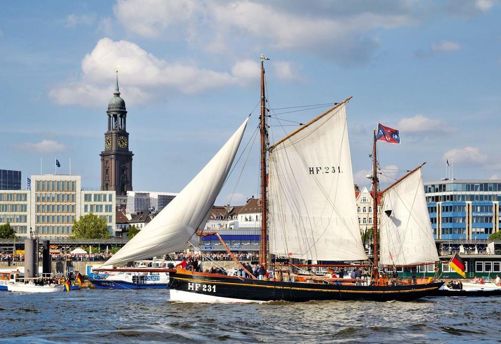 Weitere Ansicht: HAMBURG 2027. 3-Monats-Tischkalender | René Menges