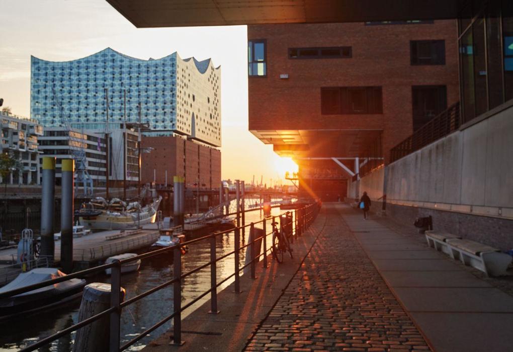 Weitere Ansicht: HAMBURG 2027. 3-Monats-Tischkalender | René Menges