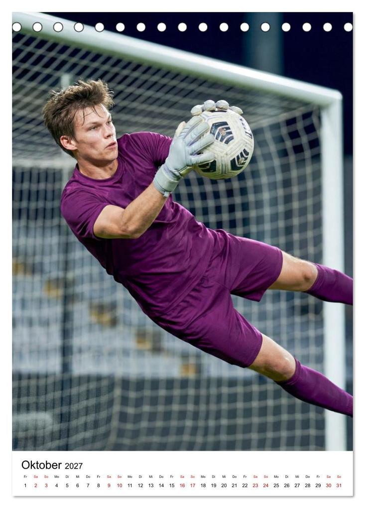 Weitere Ansicht: Am Ball - Dynamik des modernen Fußballs (Tischkalender 2027 DIN A5 hoch), CALVENDO Monatskalender | Calvendo, Lucas Winter