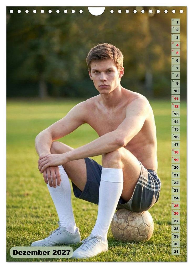 Weitere Ansicht: Nachspielzeit - Athletische Fußballer - sinnlich und intensiv (Wandkalender 2027 DIN A4 hoch), CALVENDO Monatskalender | SF-Design, Calvendo