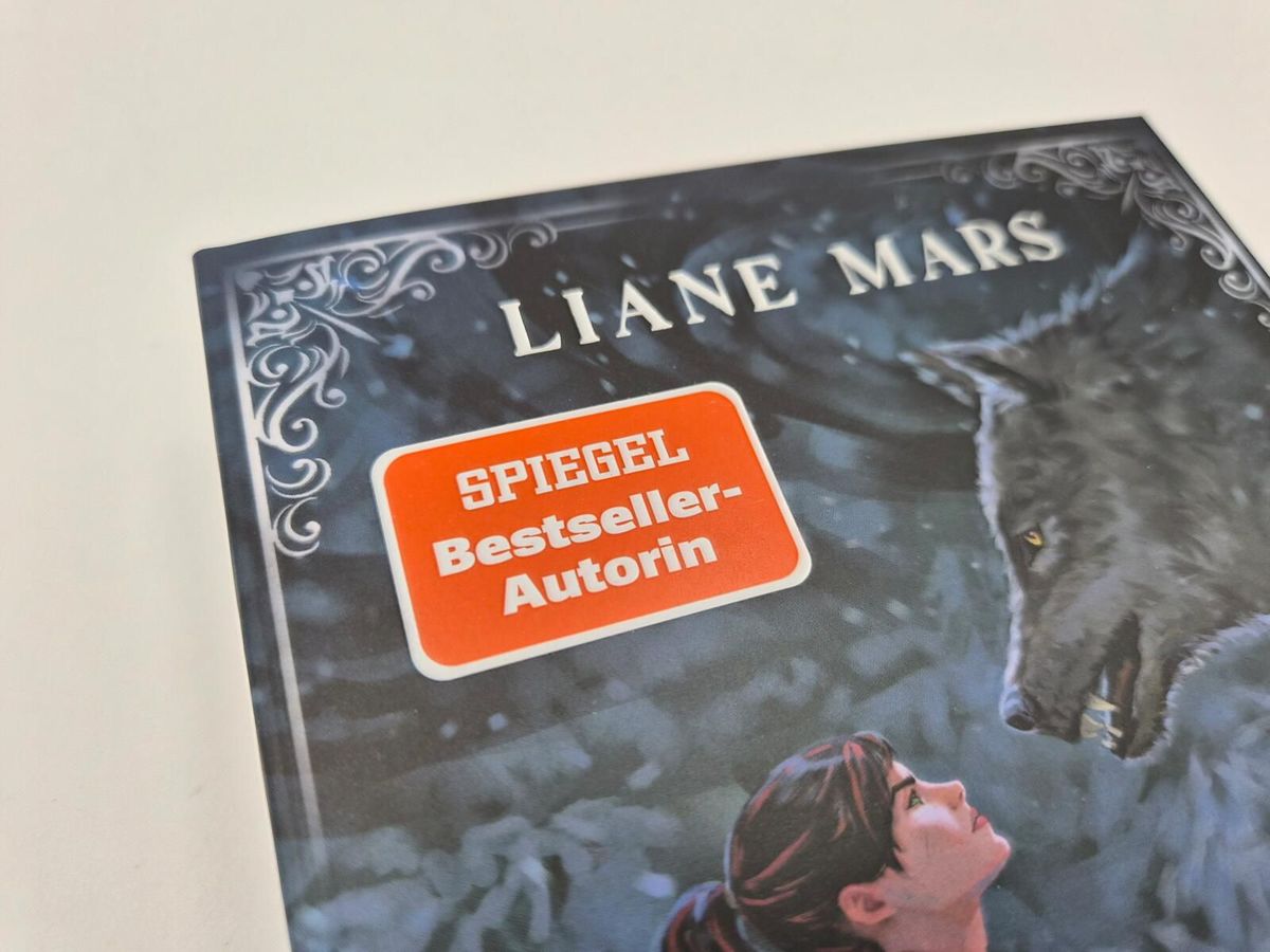 Weitere Ansicht: Cursed by Shadows | Liane Mars