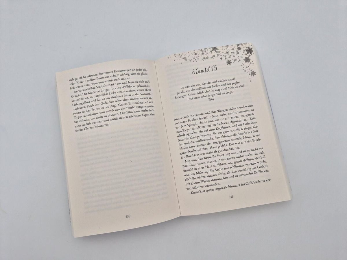 Weitere Ansicht: Weihnachtszauber in der kleinen Büchervilla | Annette Keller