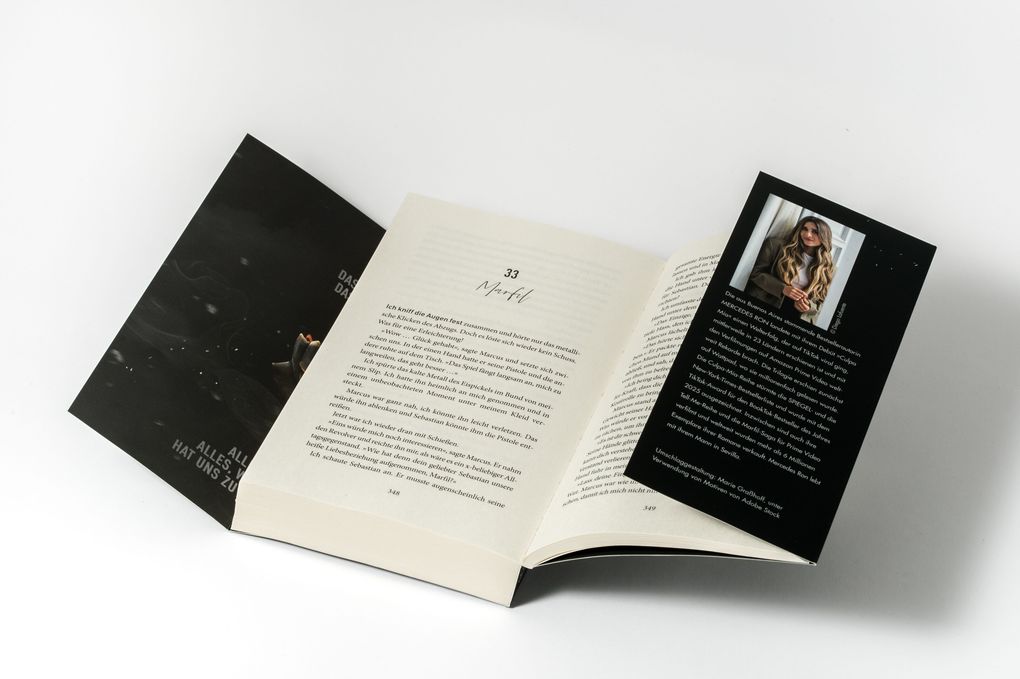 Weitere Ansicht: Drawn Apart | Mercedes Ron